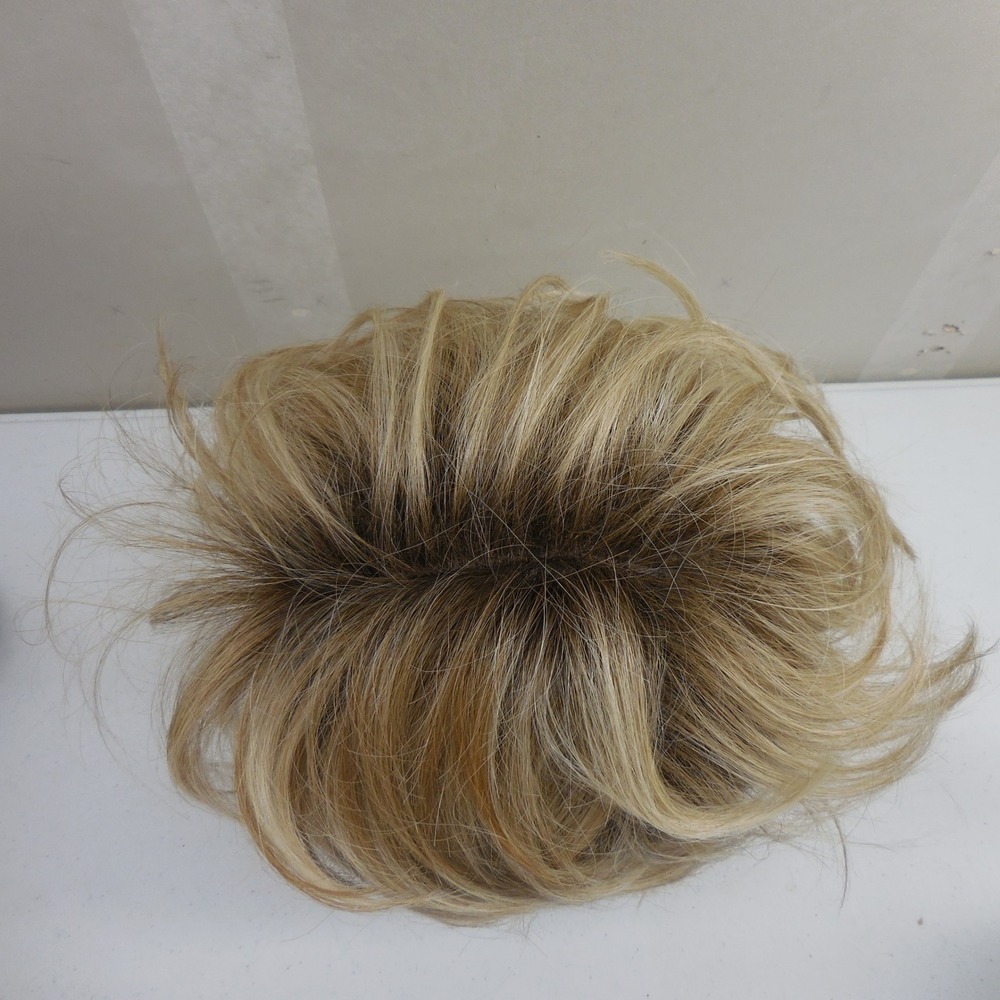Raquel Welch Short Blonde Layered Synthetic Wig Rooted Textured Pixie Cut Japan - Picture 2 of 11